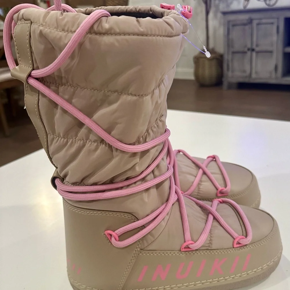 Women’s Winter Snow Boots in Taupe with Pink Laces